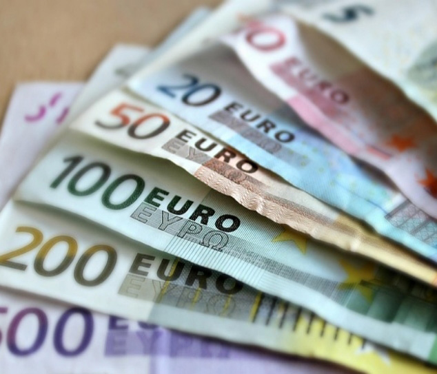 IMPUESTOS Y TASAS